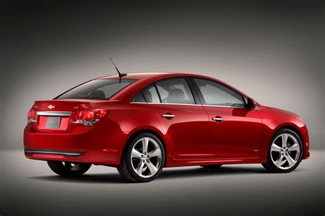Red Chevy Cruze 2011
