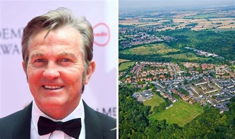Bradley Walshs Quiet Life In Popular Essex Town Where Average House