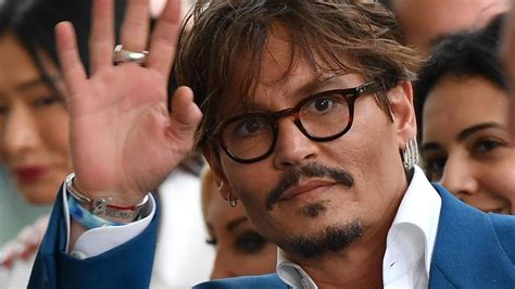 Otro giro al conflicto Johnny Depp pide millonaria suma por los daños