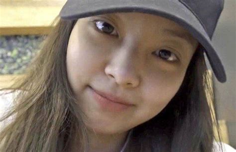 The First Kpop Female Idol Going On The Encore Stage With Bare Face Jennie Blackpink S Real