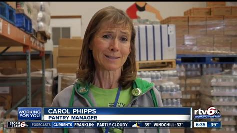 Many food banks and food pantries require volunteers to maintain social distance, wash hands frequently, and wear proper face coverings or masks. Food pantry looks for volunteers - YouTube
