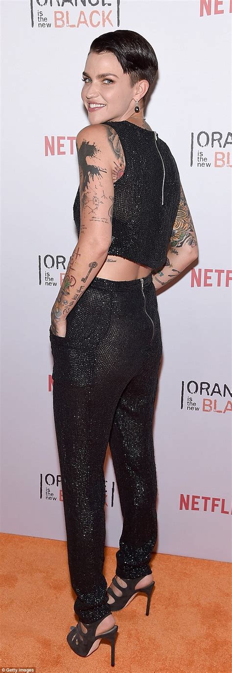 Ruby Rose Flashes Taut Tummy At Orangecon Fan Event In Nyc Daily Mail Online