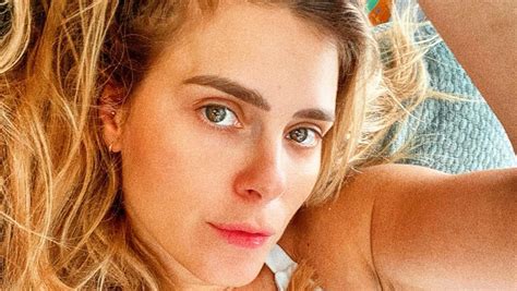 Carolina dieckmann worcman is a brazilian actress. De biquíni, Carolina Dieckmann dá zoom na barriga ...