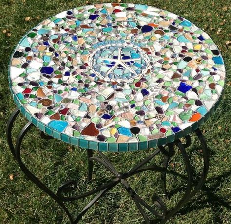 Mosaic can be made with glass, broken china, sea glass, wood and lots of other. 50 DIY Projects with Mosaic | Do it yourself ideas and projects