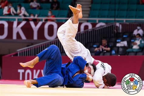 Hidilyn diaz from the philippines became the first woman from the country to win an olympic medal when she took silver in the 53kg category. JudoInside - View Judovideo