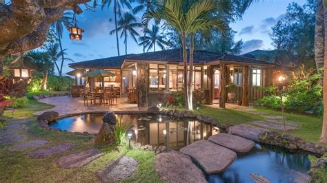 One Of A Kind Luxurious Hawaiian Beach House Offers Views Beyond