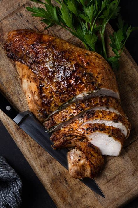 The skin needs to be exposed to a 350 ° oven for about 1 ¾ to 2 hours to brown well. How to Cook a Turkey Breast - Garnish with Lemon
