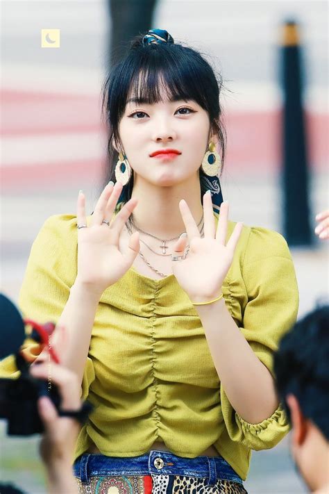 She made her solo debut on march 19, 2020 under about entertainment with the single album do i feel and debuted as a member of redsquare on may 19. 𝙈𝙊𝙊𝙉 on | Korean girl groups, South korean girls, Korean ...