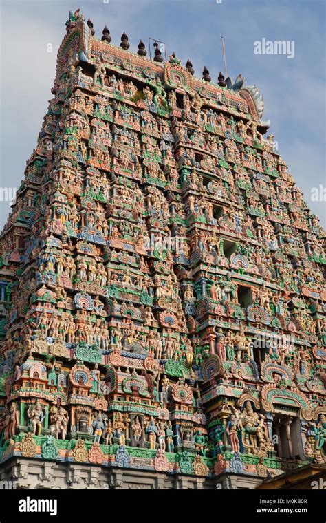India Tamil Nadu Kumbakonam The Gopuram At The Adi Kumbeswarar