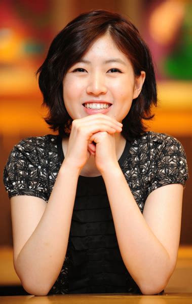 Shim eun kyung wins best actress award 50th baeksang arts awards 2014. Shim Eun Kyung | Filmek, képek, díjak | Személyiség ...