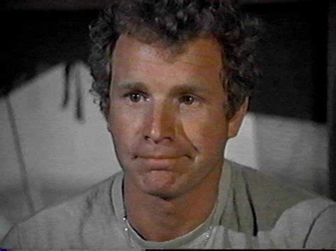 Goodbye Farewell And Amen Wayne Rogers Of Mash Has Died