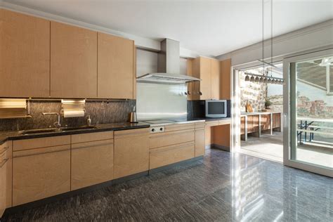 Hgtv.com's kitchen flooring buying guide gives you expert tips with pictures of tile floors as well as other flooring types for your kitchen renovation. most durable kitchen flooring | David Barbale