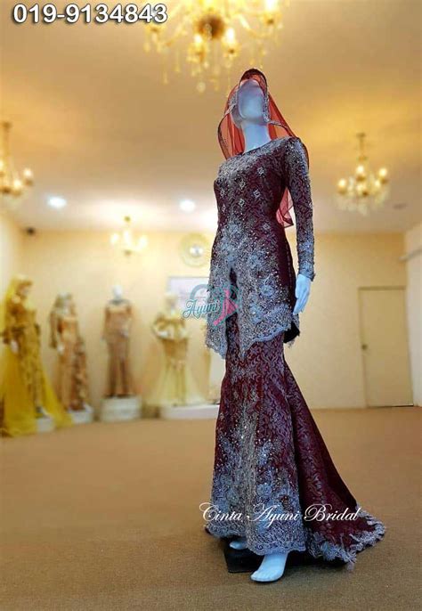 Pengantin perempuan calon pengantin perempuan mengawali memakai pakaian pengantin aceh dari celana. 40+ Trend Terbaru Design Baju Songket Pengantin Perempuan ...