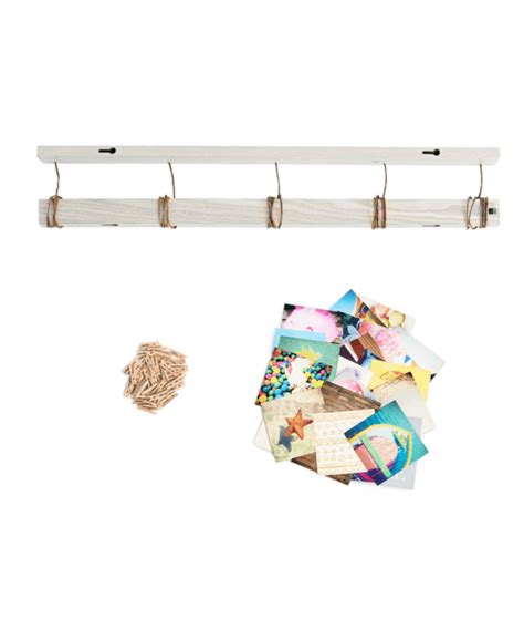 Hangit xl showcases your favorite photos, illustrations, drawings, sketches hangit works perfectly in a dorm room, office, bedroom and more. Hangit Photo Display | Umbra | Picture Frames | The Gift ...