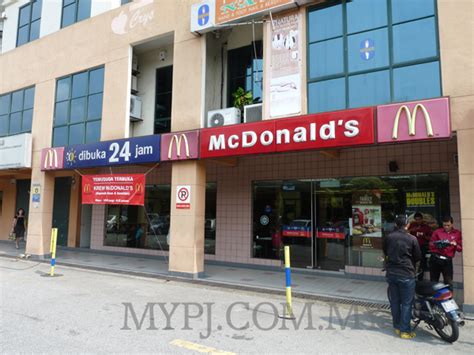 Đăng ký thẻ visa debit hong leong bank trải nghiệm phương thức thanh toán quốc tế online tiện lợi, miễn mọi loại phí cùng nhiều ưu đãi hấp dẫn khác. McDonald's Kelana Jaya, SS 6, Petaling Jaya | My Petaling Jaya