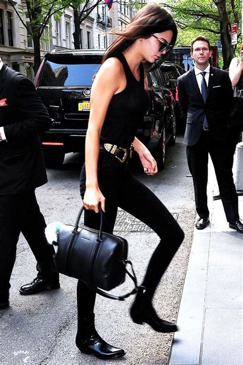 Kendall Jenner Wears All Black Look Breaking Up The Monochrome With This Season S Hottest Acces