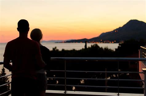 30 Fun Things To Do As A Couple At Home Instead Of Breaking The Bank Escape Writers Love