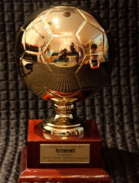Teun koopmeiners, 23, aus niederlande az alkmaar, seit 2017 defensives mittelfeld marktwert: Golden Boy Award 2018 nominees: Kylian Mbappe and ...