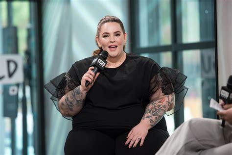 Plus Size Model Tess Holliday Just Clapped Back At Trolls Telling Her How To Work Out Glamour