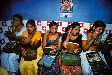 These Candid Photos Capture The Lives And Times Of Mumbai’s Sex Workers In The ‘80s