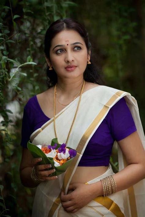 Siddu Siddique Photosvideos Of Oneindia Malayalam Facebook Set Saree Indian Beauty