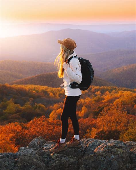 Pred Znepokojujúce Zväčšenie Backpack Hiking Woman Outfit Vstať Stiahnuť Pridať