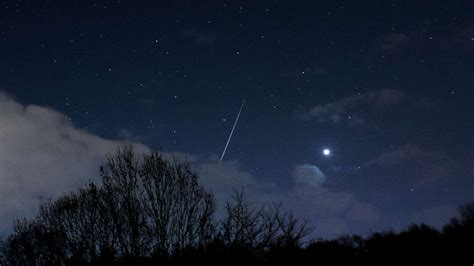 Meteor Shower Lyrids Meteor Shower Are Here To Light Up The Night Sky