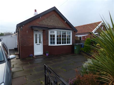 The facade of this bungalow is so dainty considering its tile design and the color and style of the two big posts which do not only serve as support to the house but serve as an ornament as well. 2 Bedroom Detached Bungalow For Sale in 17 Richmond Grove ...