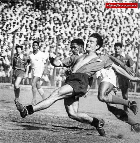 Fue el partido del gol asombroso de ernesto grillo, por el que se festeja el 14 de mayo el día del futbolista. Los medias caídas: Ernesto Grillo | El Gráfico