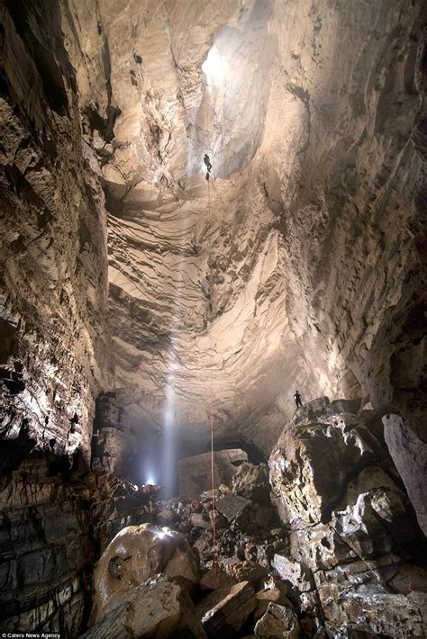 Chris Higgins Photographs Hidden Caves Across Americas Daily Mail