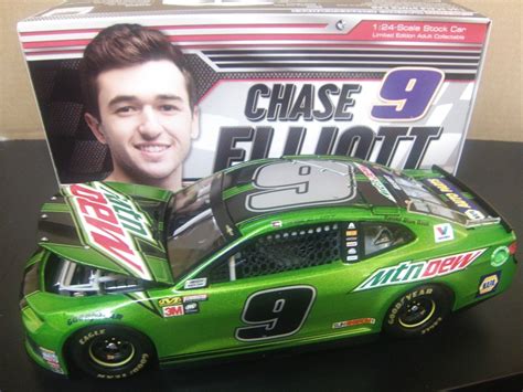 Bill elliott is a great fan favorite veteran driver in the nascar nextel cup circuit, and bill elliott diecast collectibles are all sure to go up in value. Cars Racing NASCAR 171127: Chase Elliott 2018 Mountain Dew ...