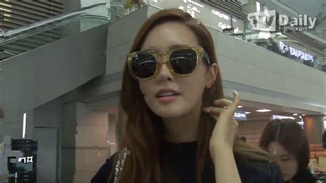 lee da hae at incheon airport 29 6 2014 youtube