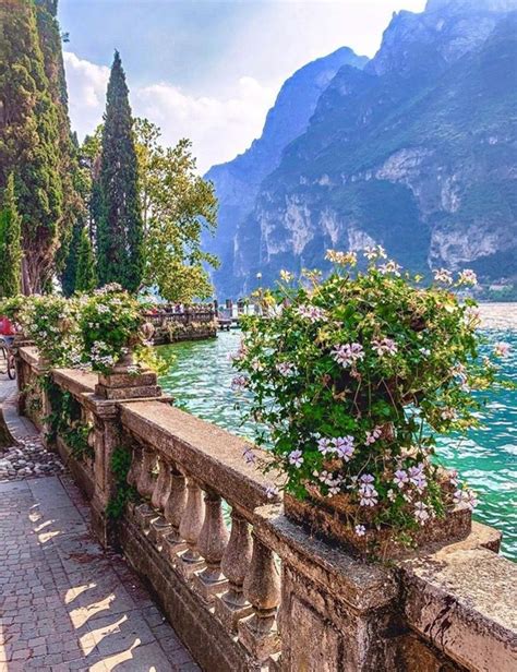 The Beauty Of Lake Garda 😍 In 2020 Travel Lake Garda Places To Travel