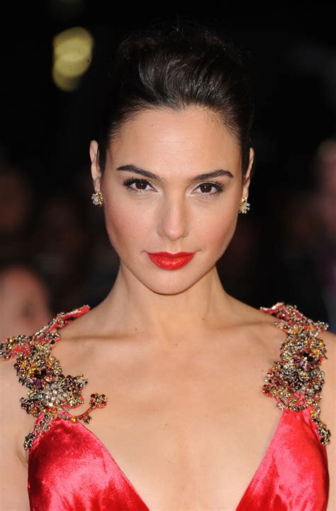 She won the miss israel title in 2004 and went on to represent israel at the 2004 miss universe beauty pageant. BvS European Premiere - Gal Gadot 2 - blackfilm.com/read ...