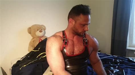 Preview Fetish Webcam Paul Europe In Rubber Leather Police In The