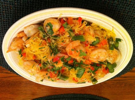 We're big fans of easy, healthy, and delicious dinners around here. Shrimp Scampi Spaghetti Squash | Paleo Recipes - PrimalPrimos