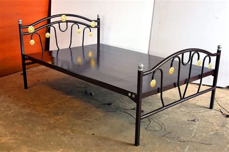 Avn Color Coated Stylish Steel Cot Bed Single Size 4 X 625 Feet Rs