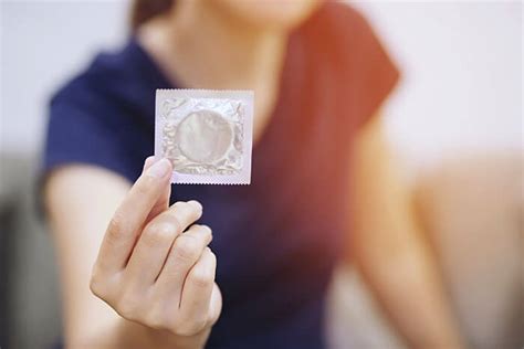 Tire Suas D Vidas Sobre Preservativo Masculino E Feminino