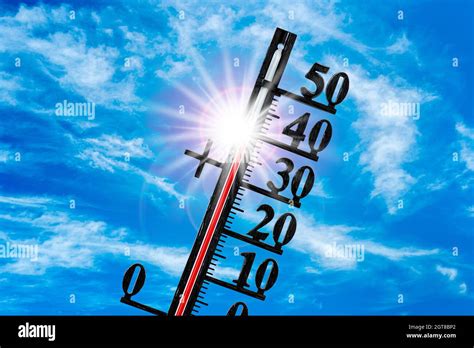Thermometer Shows 40 Degrees In Summer Heat Stock Photo Alamy