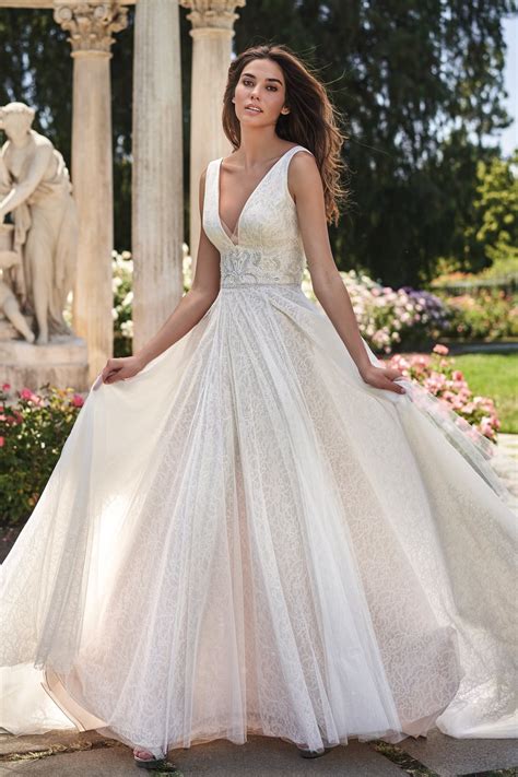 F221006 Romantic Chantilly Lace Wedding Dress With Beaded Waistband