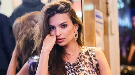 Emily Ratajkowski New Hd Celebrities 4k Wallpapers Images