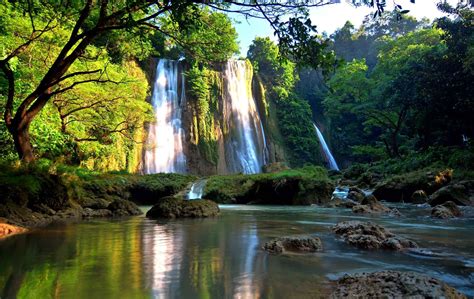 Tempat wisata di kisaran merupakan surga tersembunyi yang wajib anda kunjungi. 15 Tempat Wisata di Jawa Barat yang Wajib Dikunjungi