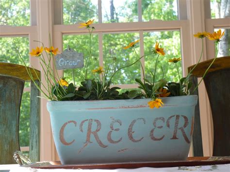 If you happen to have some terracotta pots that are lying around your house, don't waste them anymore. Ideas for decorating Terra cotta pots in the garden - Debbiedoo's