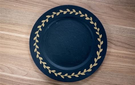 How To Make Chalkboard Gold Leaf Chargers Thanksgiving Tablescapes