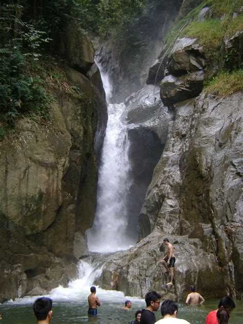 Sungai chiling adalah antara air terjun yang menarik di malaysia. Kisahku: Ekspedisi Pine Tree Hill, Fraser Hill & Air ...