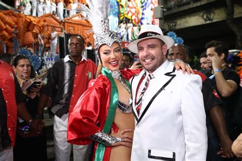 Carnaval 2023 15 Fotos De Paolla Oliveira E Diogo Nogueira No Desfile
