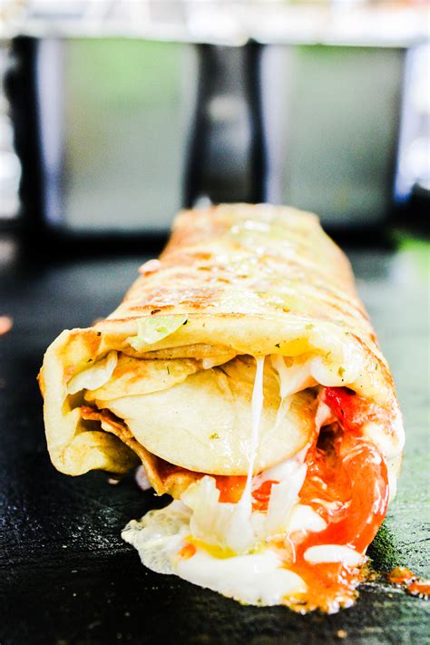 These delicious bbq chicken roti are topped with satay sauce and are super easy to make. Chicken Roti - Rotibay