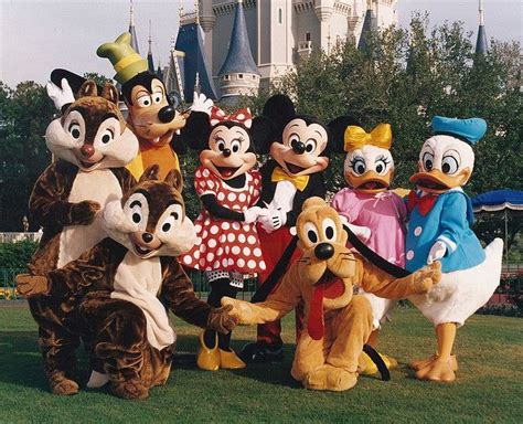 Disney Characters Chip And Dale Goofy Minnie Mickey Dasiy Donald