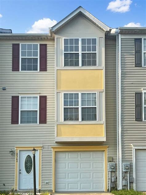 3 Level Townhome With Garage Fenced In Ya Townhouse For Rent In Bryans Road Md