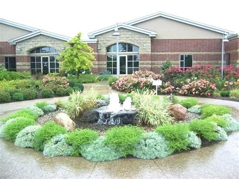 And one of the most common styles for a driveway is paving. Circle Driveway Landscape Ideas Garden Design With Gravel ...